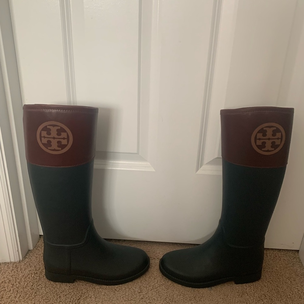 Tory Burch tall rain boots. NWOT. Size 6. Perfect condition.